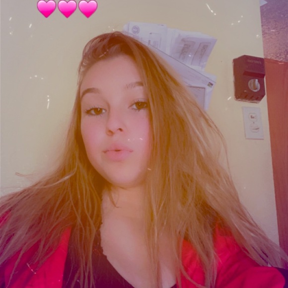 Meet your Posher, Sarah - Picture 1 of 1